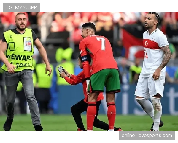 C罗高位逼抢如何撕开防线并提升葡萄牙进攻威胁？